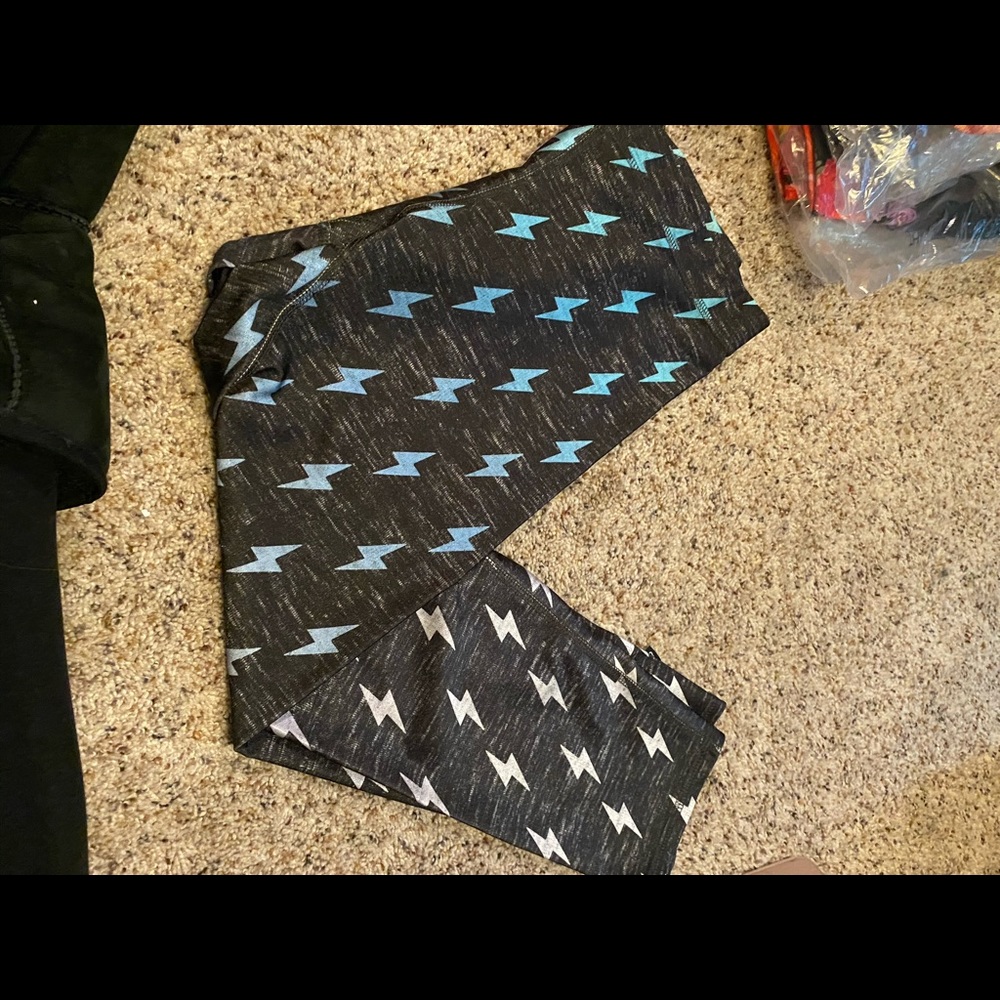 Peloton Terez lightning leggings medium new rare - Picture 4 of 4